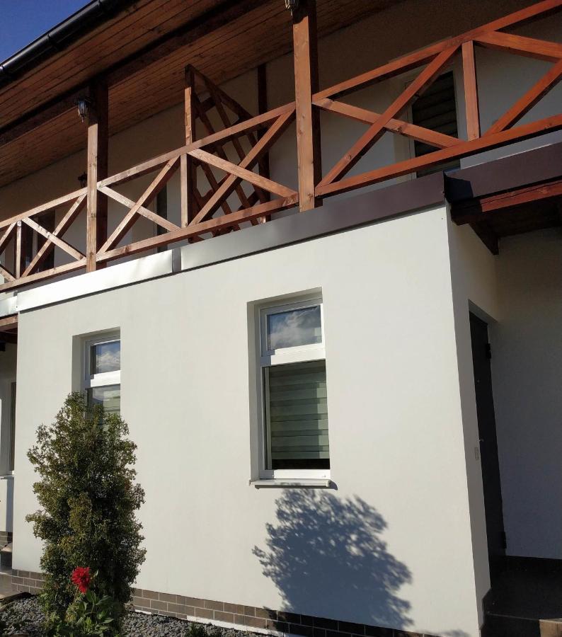 Nestg Guest House Pilipets Exteriör bild