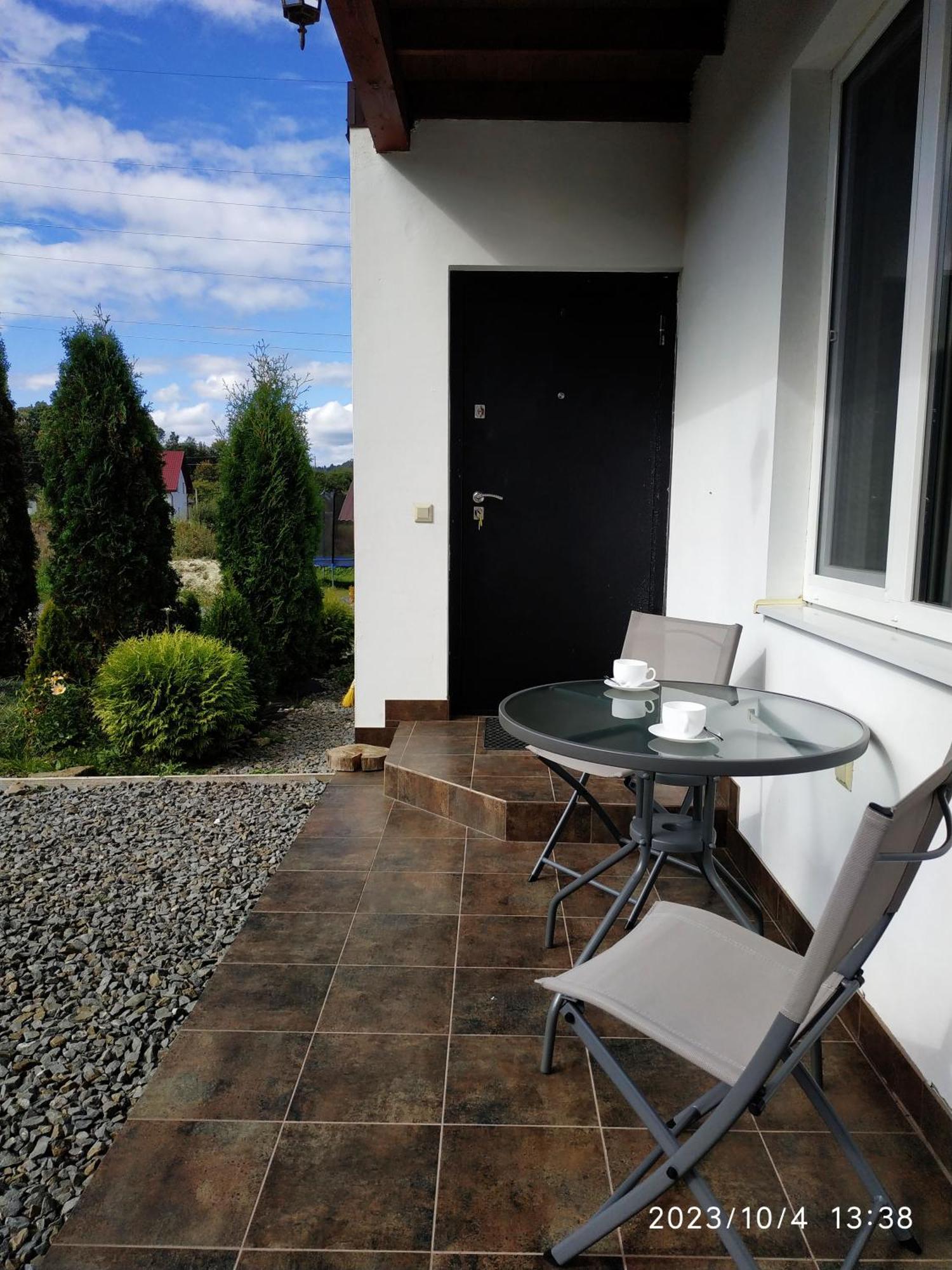 Nestg Guest House Pilipets Exteriör bild